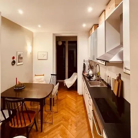 Appartement 18m2 Mit Jugendstil-charme Im Stadtzentrum
