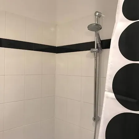 18m2 Mit Jugendstil-charme Im Stadtzentrum Appartement *